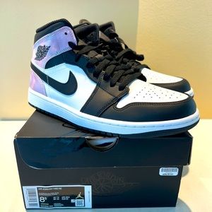 Nike Air Jordan 1 Mid SE.